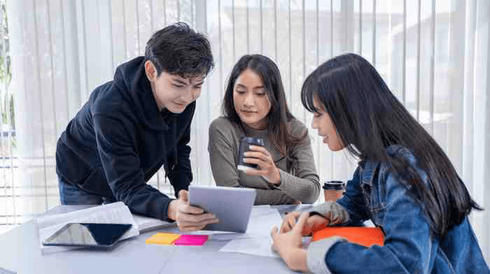 A group of medical school students using Firecracker USMLE Flashcards to study for the USMLE.